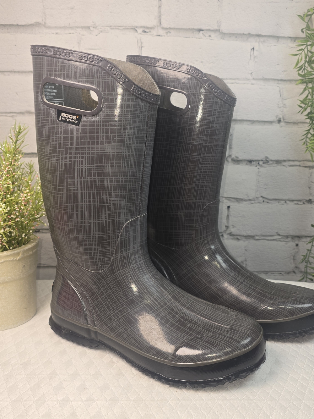 BOGS Women's Gray Waterproof Mid-Calf Rain Boots with Easy Pull handles linen 9
